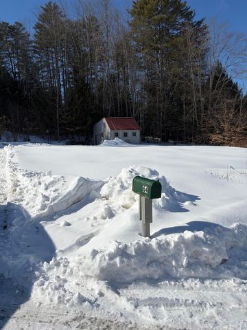 64 County Road, Springfield, VT 05150