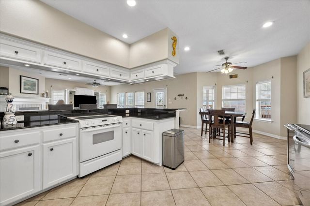 506 Westerly Drive, Tiki Island, TX 77554