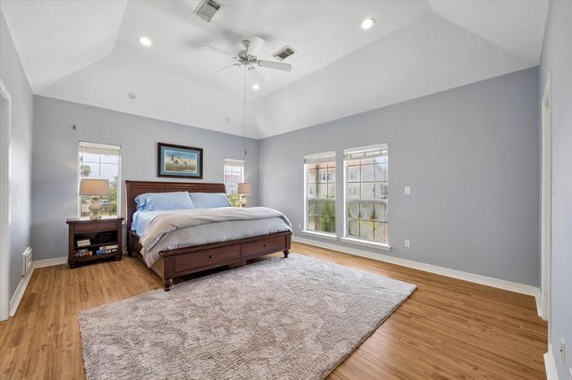 506 Westerly Drive, Tiki Island, TX 77554