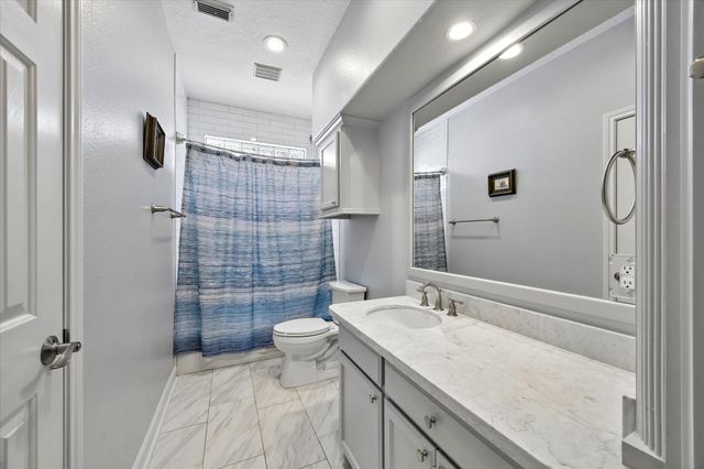 506 Westerly Drive, Tiki Island, TX 77554