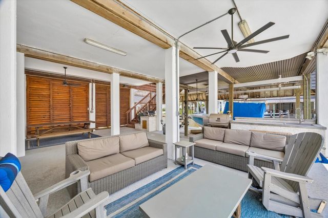 506 Westerly Drive, Tiki Island, TX 77554