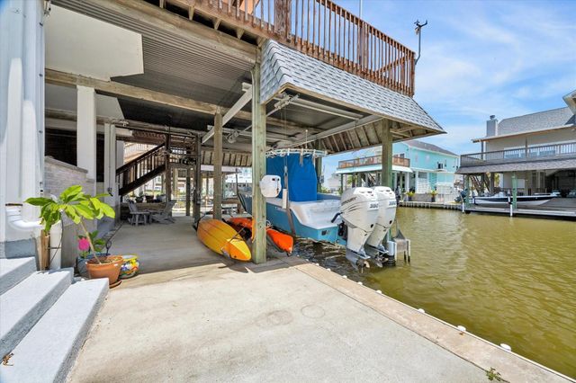 506 Westerly Drive, Tiki Island, TX 77554