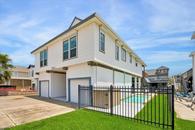506 Westerly Drive, Tiki Island, TX 77554