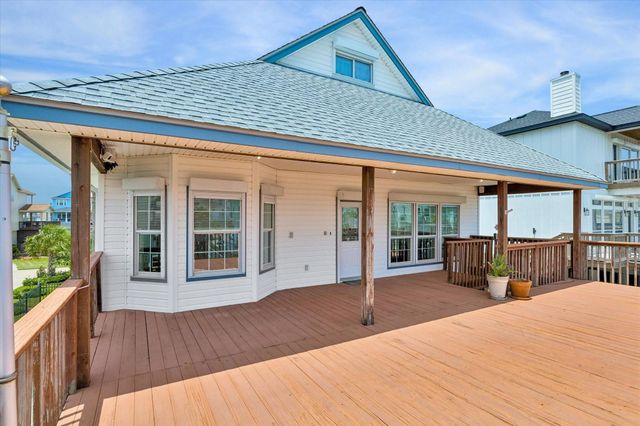 506 Westerly Drive, Tiki Island, TX 77554