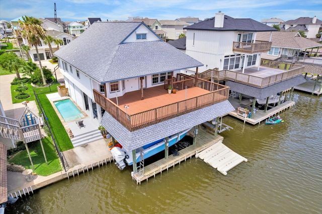 506 Westerly Drive, Tiki Island, TX 77554