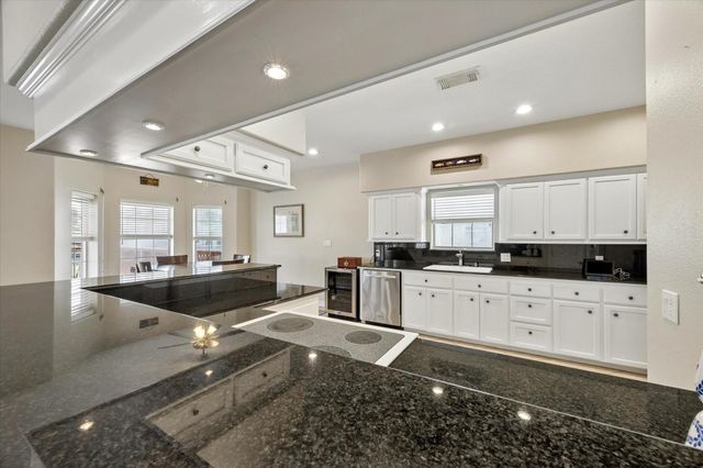 506 Westerly Drive, Tiki Island, TX 77554