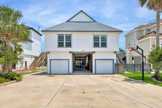 506 Westerly Drive, Tiki Island, TX 77554