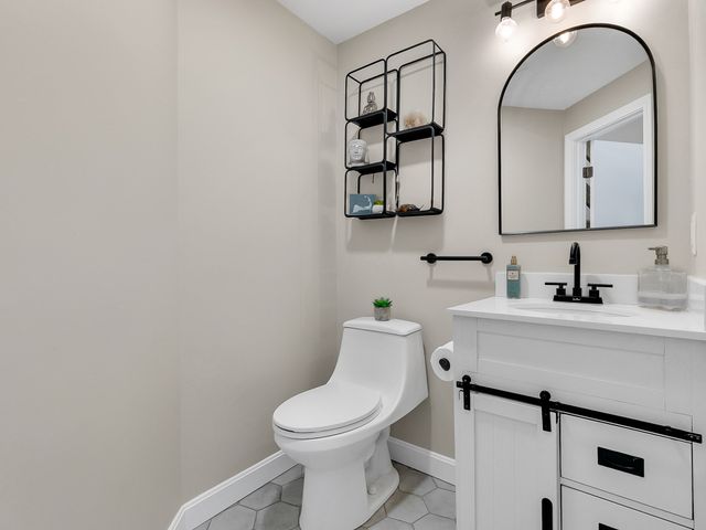 21 W Parish Ct 21, Haverhill, MA 01832