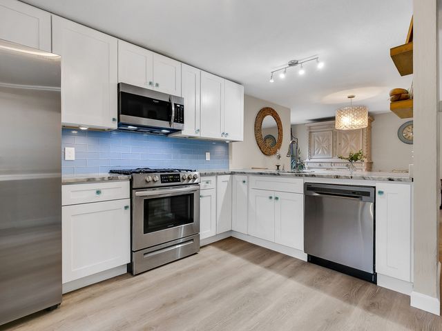 21 W Parish Ct 21, Haverhill, MA 01832