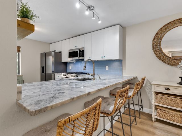 21 W Parish Ct 21, Haverhill, MA 01832