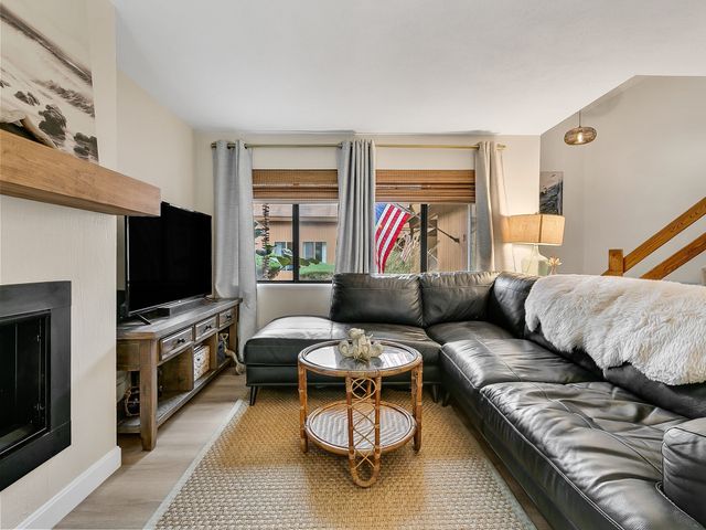 21 W Parish Ct 21, Haverhill, MA 01832