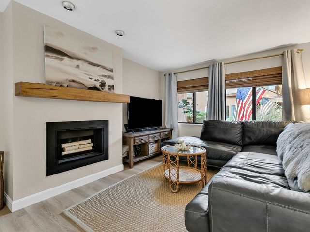 21 W Parish Ct 21, Haverhill, MA 01832