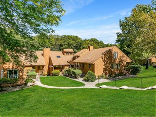 21 W Parish Ct 21, Haverhill, MA 01832