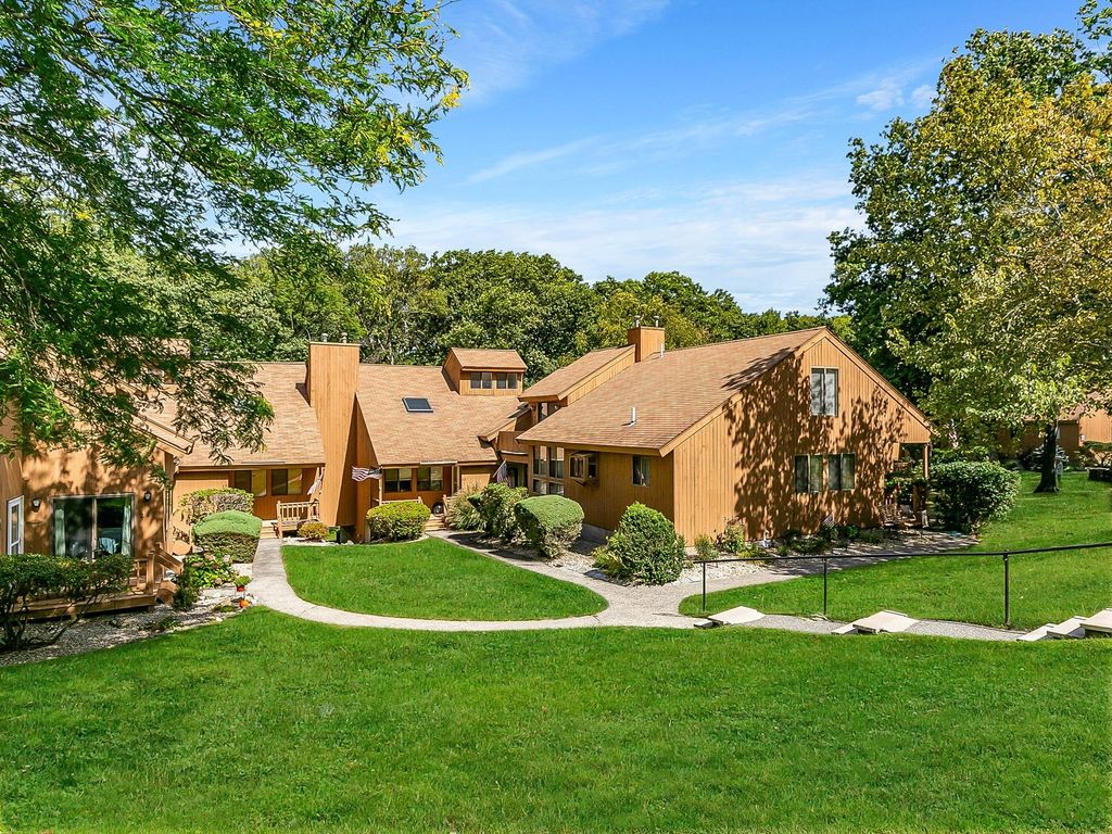 21 W Parish Ct 21, Haverhill, MA 01832