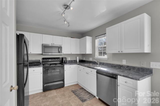 7020 Frye Place, Charlotte, NC 28269