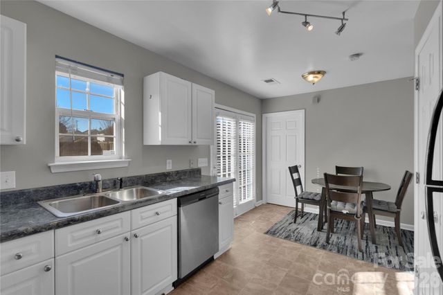 7020 Frye Place, Charlotte, NC 28269