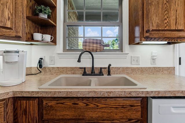 692 County Road 3318, Greenville, TX 75402