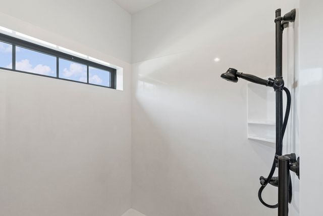 692 County Road 3318, Greenville, TX 75402