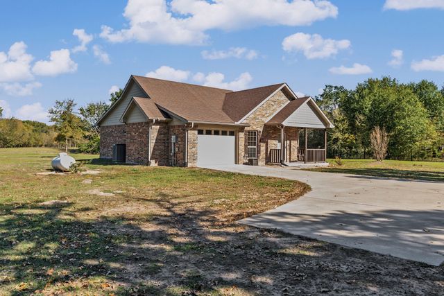 692 County Road 3318, Greenville, TX 75402
