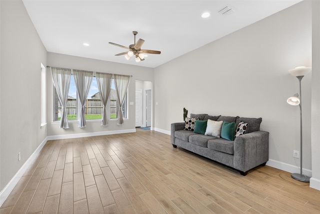 2867 Orange Leaf Drive, Brookshire, TX 77423