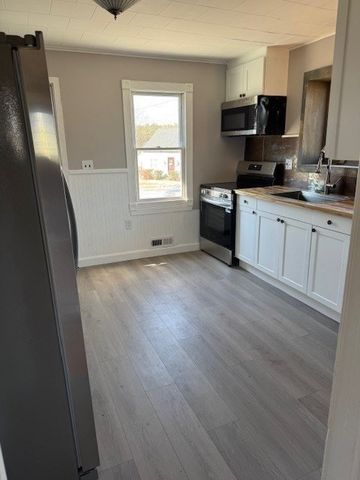 16 Vladish Ave, Montague, MA 01376