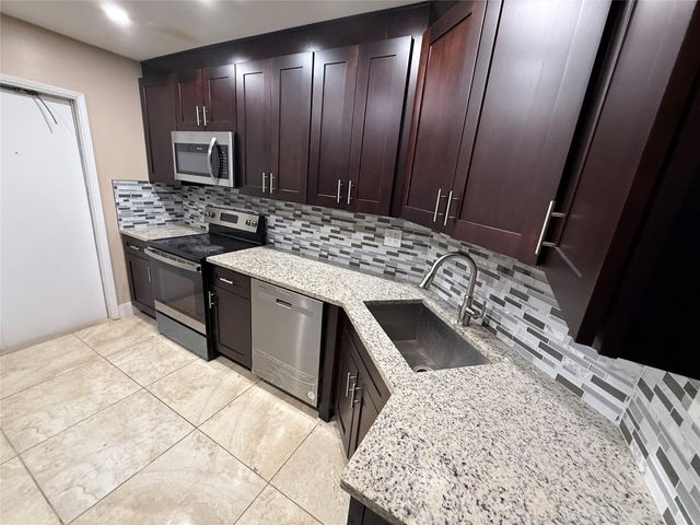 3575 Broken Woods Drive 601, Coral Springs, FL 33065