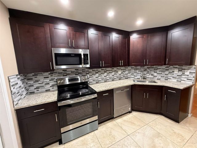 3575 Broken Woods Drive 601, Coral Springs, FL 33065