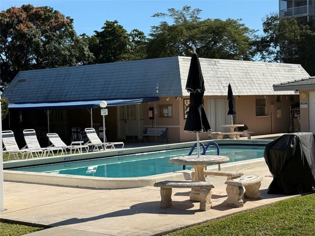 3575 Broken Woods Drive 601, Coral Springs, FL 33065