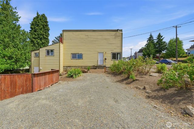 1205 N 11th Street, Tacoma, WA 98403