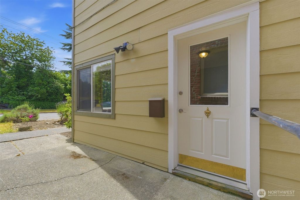 1205 N 11th Street, Tacoma, WA 98403
