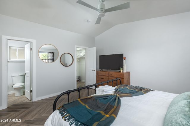 7532 E HAZELWOOD Street, Scottsdale, AZ 85251