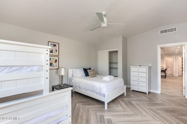 7532 E HAZELWOOD Street, Scottsdale, AZ 85251