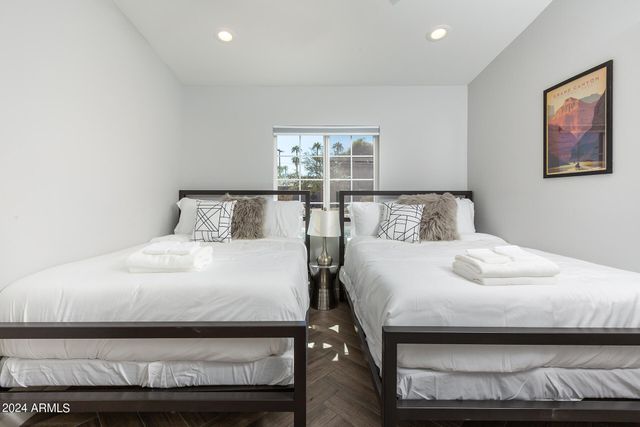 7532 E HAZELWOOD Street, Scottsdale, AZ 85251