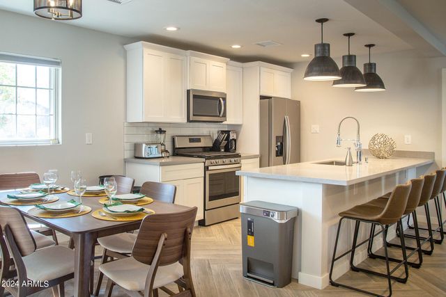 7532 E HAZELWOOD Street, Scottsdale, AZ 85251