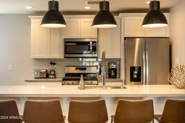 7532 E HAZELWOOD Street, Scottsdale, AZ 85251