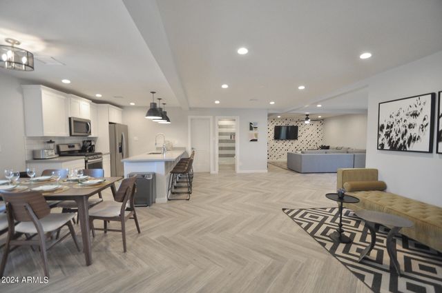 7532 E HAZELWOOD Street, Scottsdale, AZ 85251