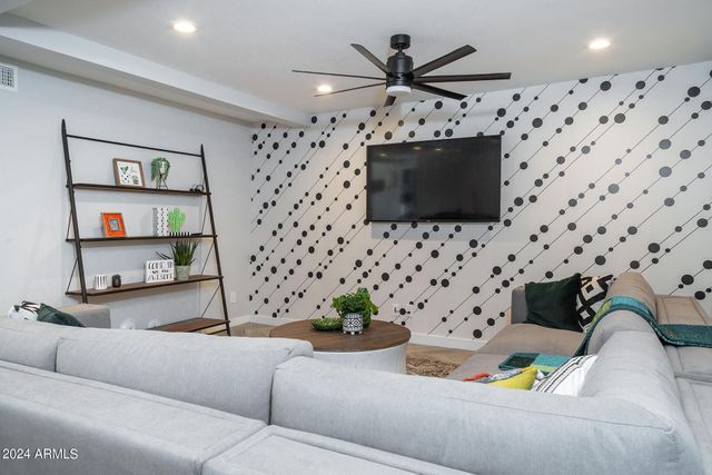 7532 E HAZELWOOD Street, Scottsdale, AZ 85251