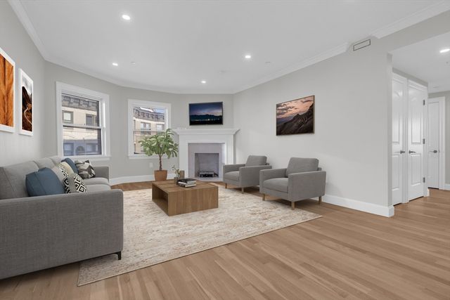 1396 Beacon Street 3rd Floor, Brookline, MA 02446