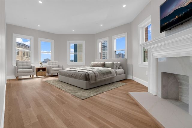 1396 Beacon Street 3rd Floor, Brookline, MA 02446