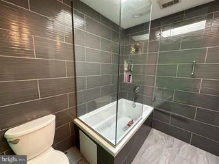 31 BRIAROOT LN, Levittown, PA 19054