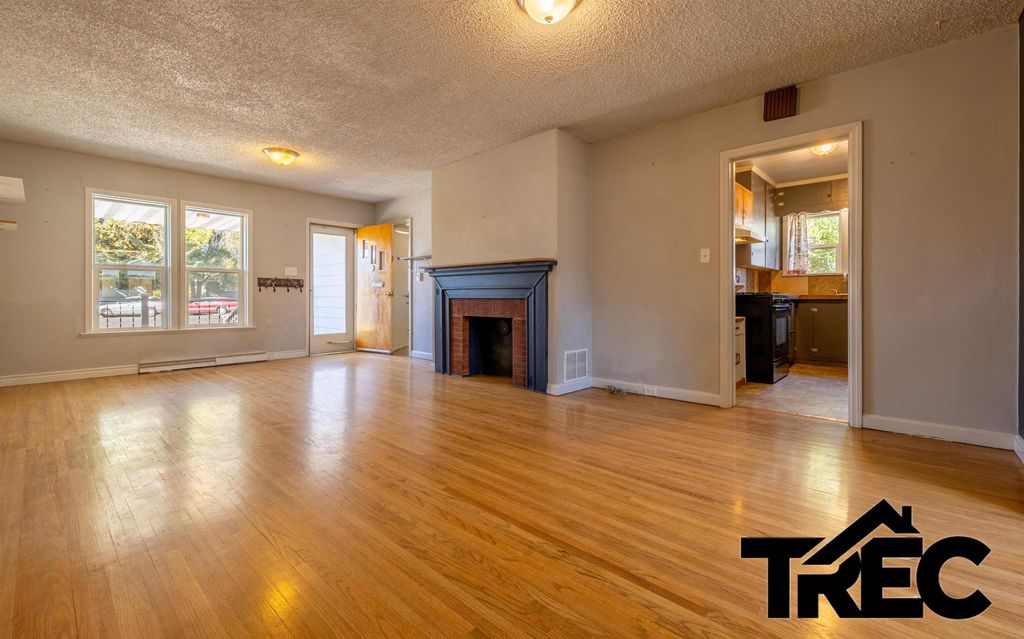 625 N Clark St, Powell, WY 82435 photo 4