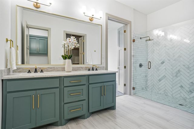 1012 N Oak Street, Roanoke, TX 76262