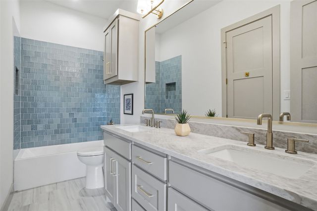 1012 N Oak Street, Roanoke, TX 76262