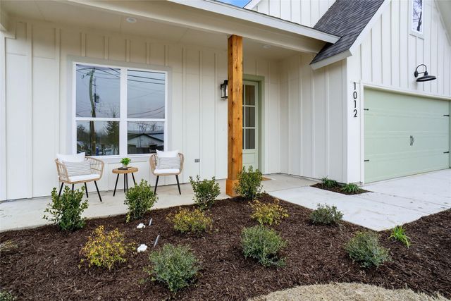 1012 N Oak Street, Roanoke, TX 76262