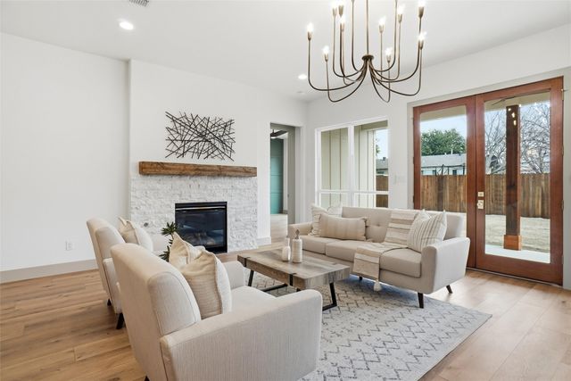 1012 N Oak Street, Roanoke, TX 76262