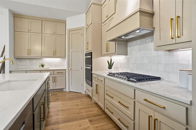 1012 N Oak Street, Roanoke, TX 76262