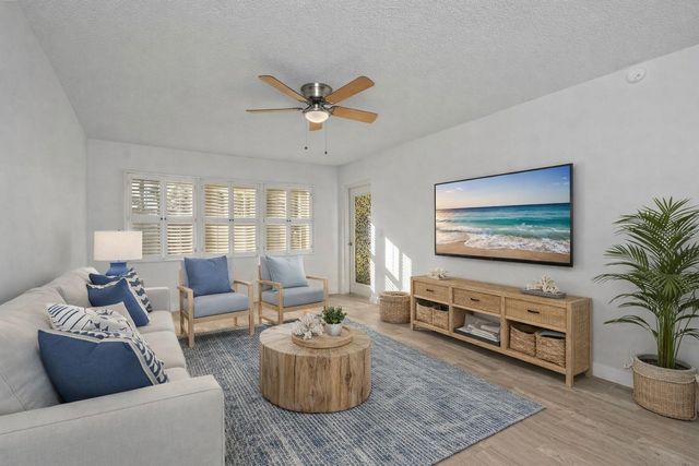 4805 ALT 19 311, Palm Harbor, FL 34683