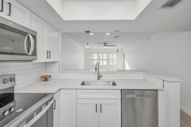 4805 ALT 19 311, Palm Harbor, FL 34683