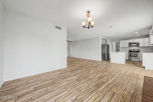 5439 W BECKER Lane, Glendale, AZ 85304