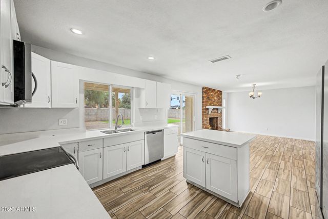 5439 W BECKER Lane, Glendale, AZ 85304